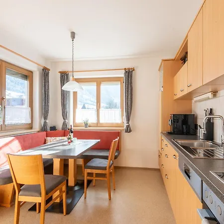 Quietly Located House Near The Center Semesterbostad Ramsau im Zillertal