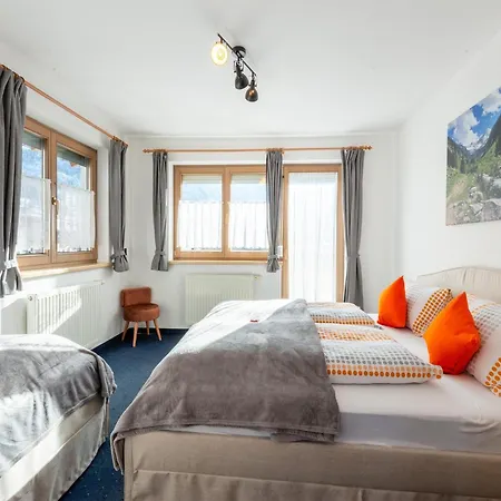 Quietly Located House Near The Center * Ramsau im Zillertal