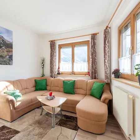 Quietly Located House Near The Center * Ramsau im Zillertal