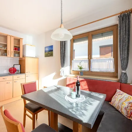 Quietly Located House Near The Center Ramsau im Zillertal