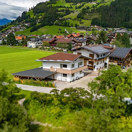 Nyaraló In Zillertal Near Slopes *